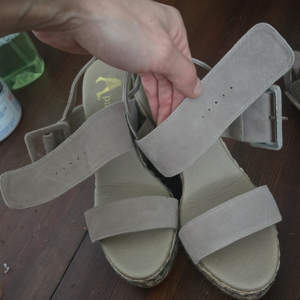 Tan Espadrilles with Classic Style - Picture 1 of 7
